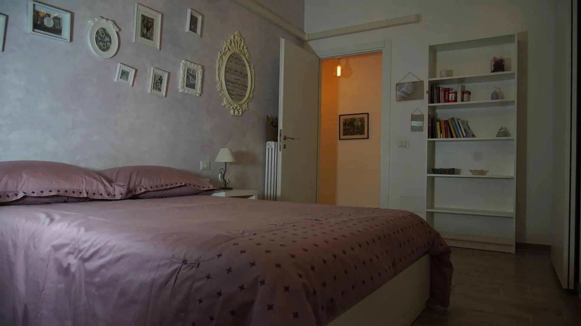 Flora House Daire Roma